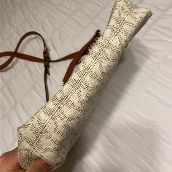 Beau MK 👜 - Picture 6 of 10